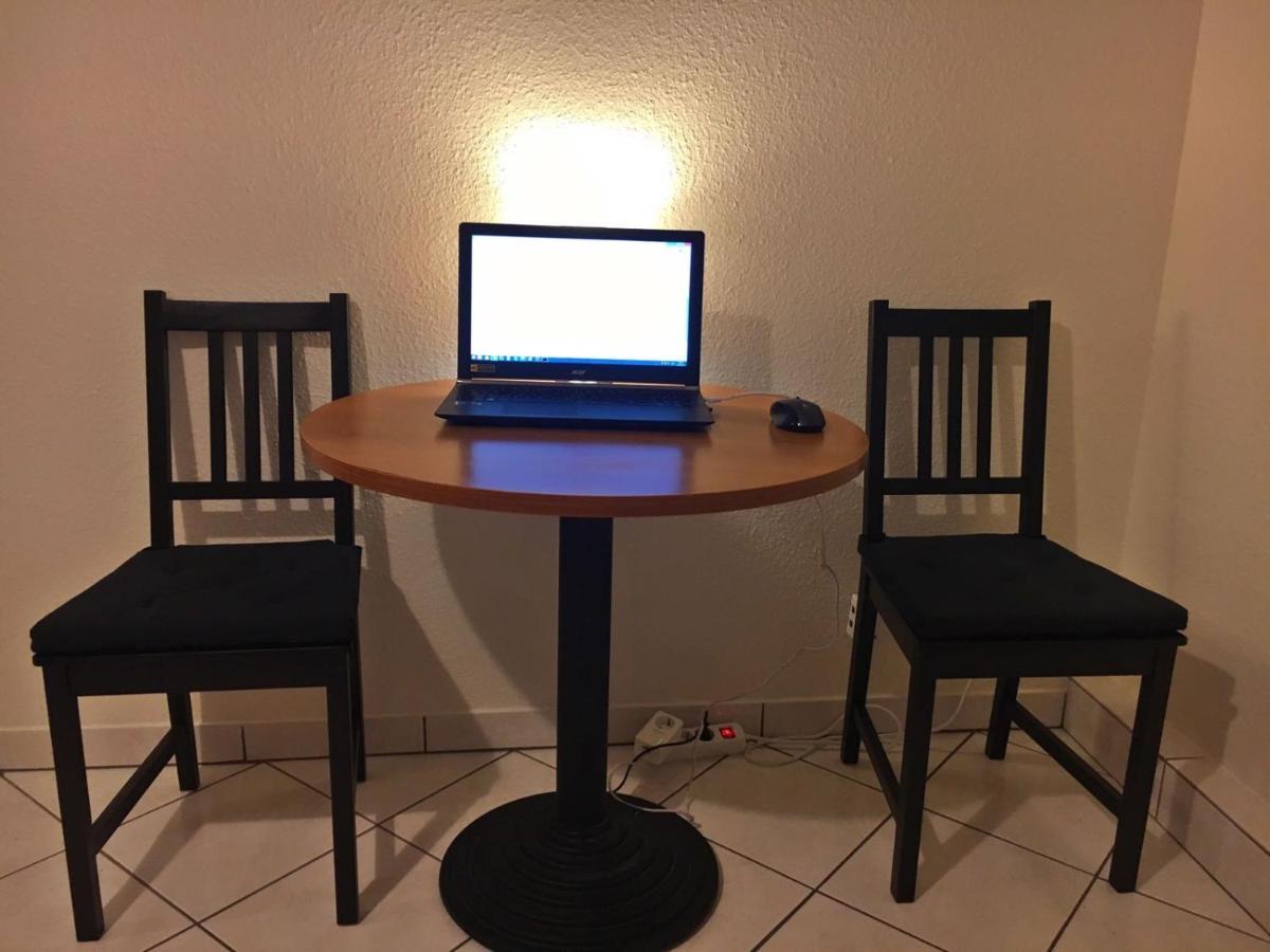 Appartement Cozy - King Bed - Netflix - Projector - Fast Wi-fi *